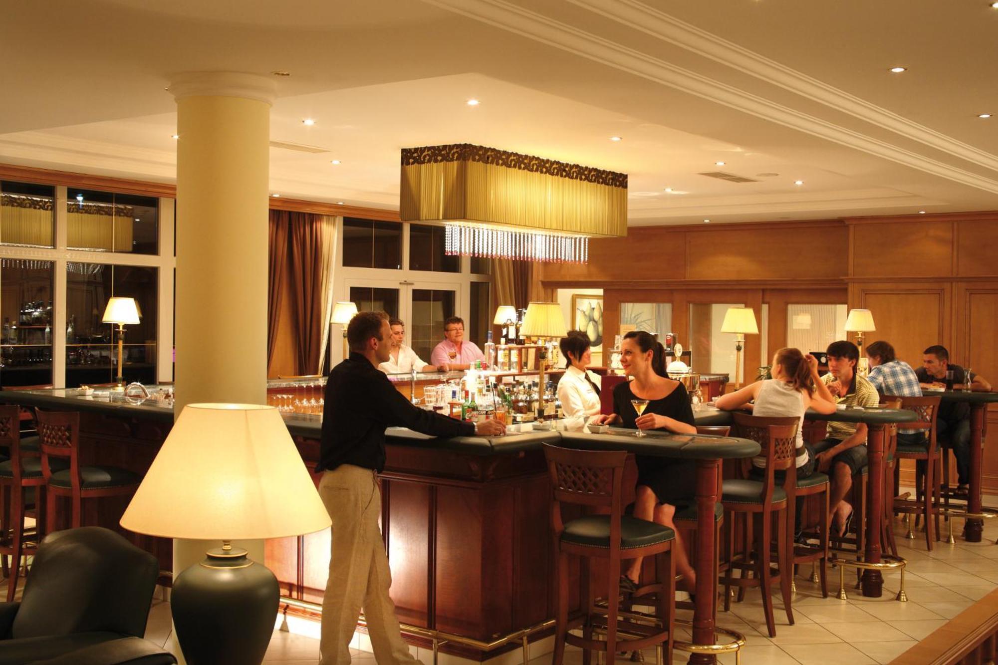 Parkhotel Bad Schallerbach Bagian luar foto