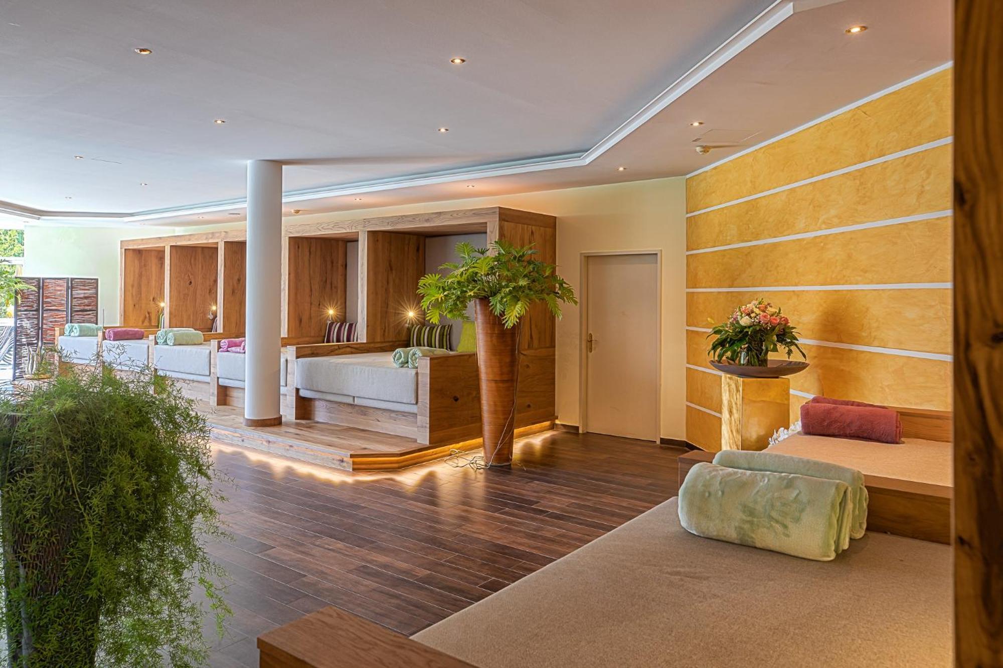 Parkhotel Bad Schallerbach Bagian luar foto