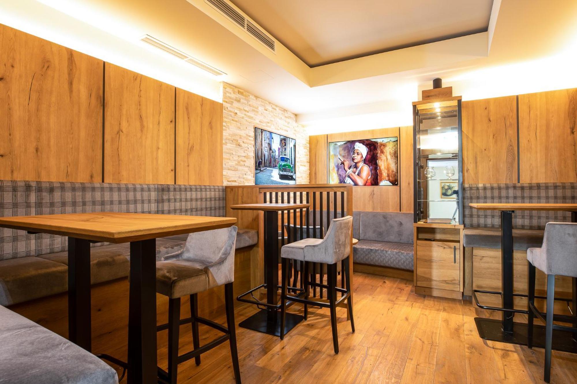Parkhotel Bad Schallerbach Bagian luar foto