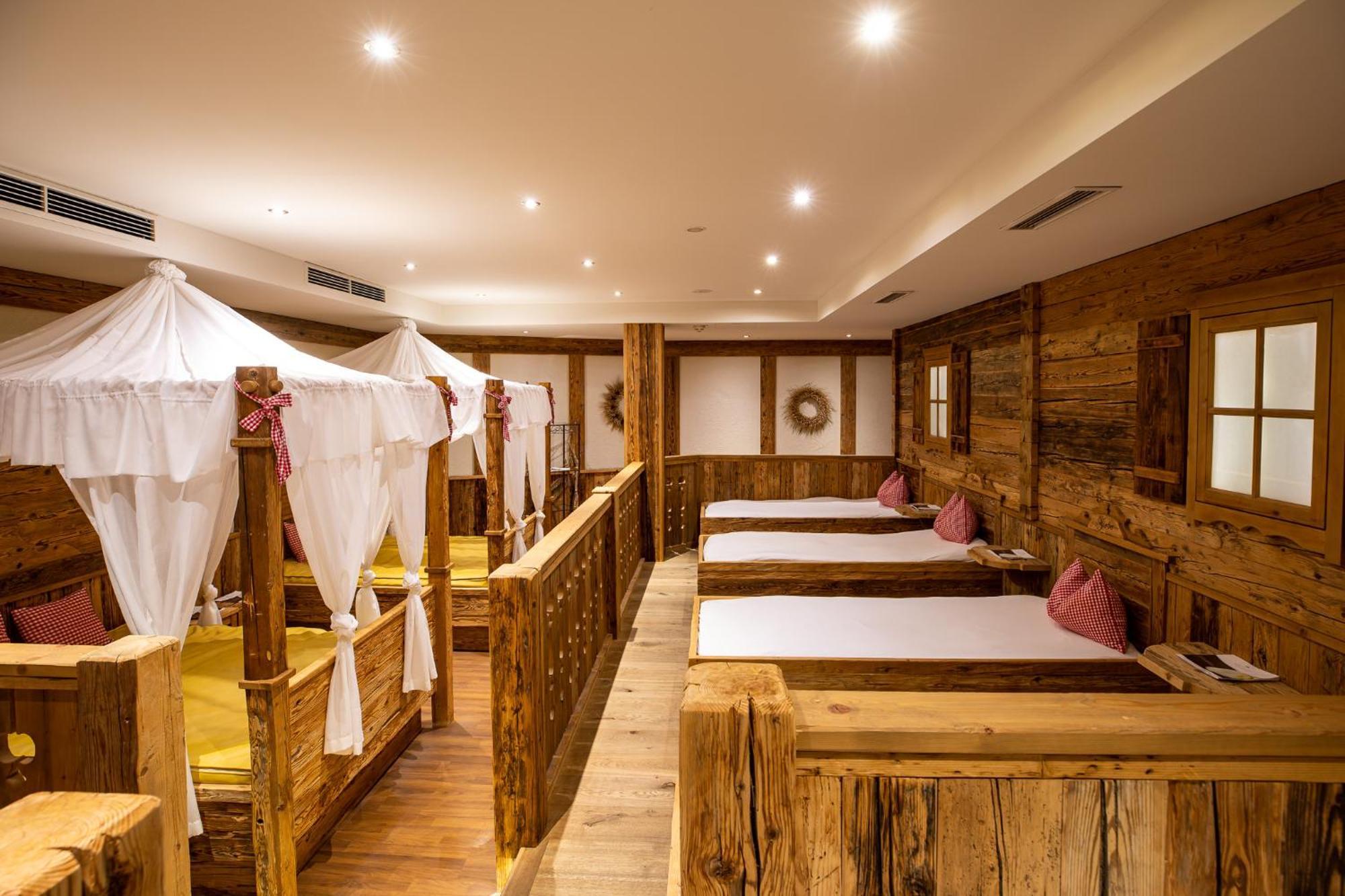 Parkhotel Bad Schallerbach Bagian luar foto