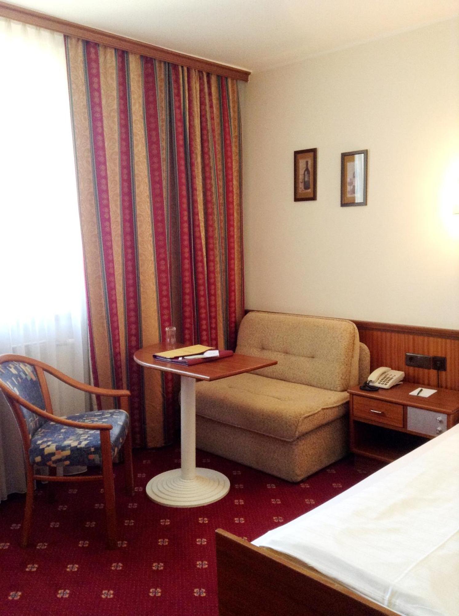 Parkhotel Bad Schallerbach Ruang foto