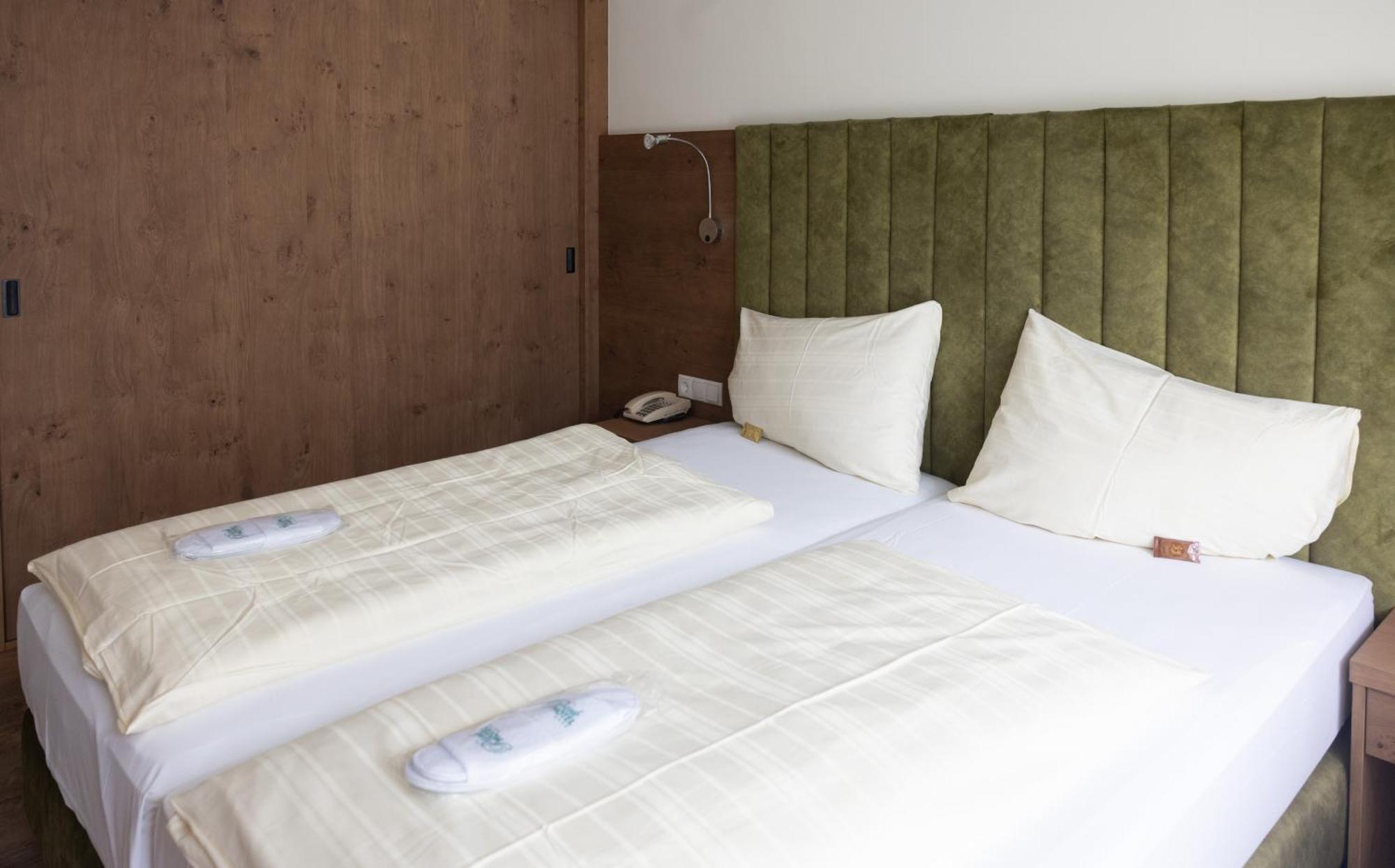 Parkhotel Bad Schallerbach Bagian luar foto
