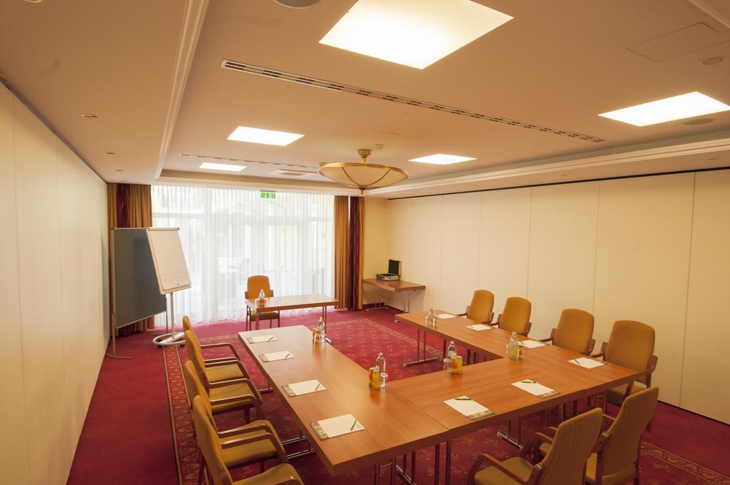 Parkhotel Bad Schallerbach Bagian luar foto