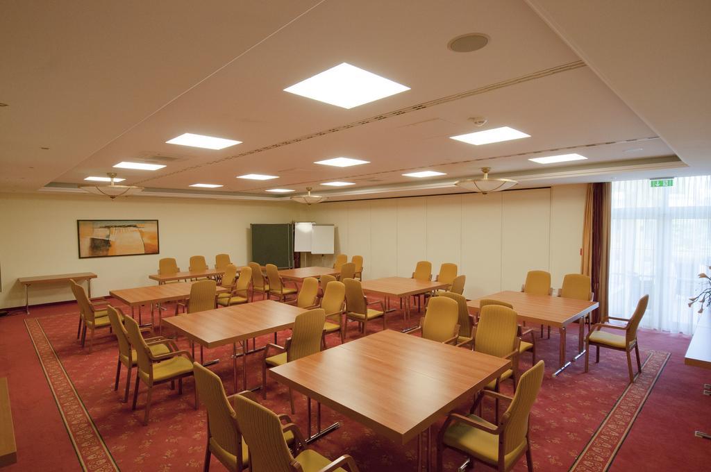 Parkhotel Bad Schallerbach Bagian luar foto