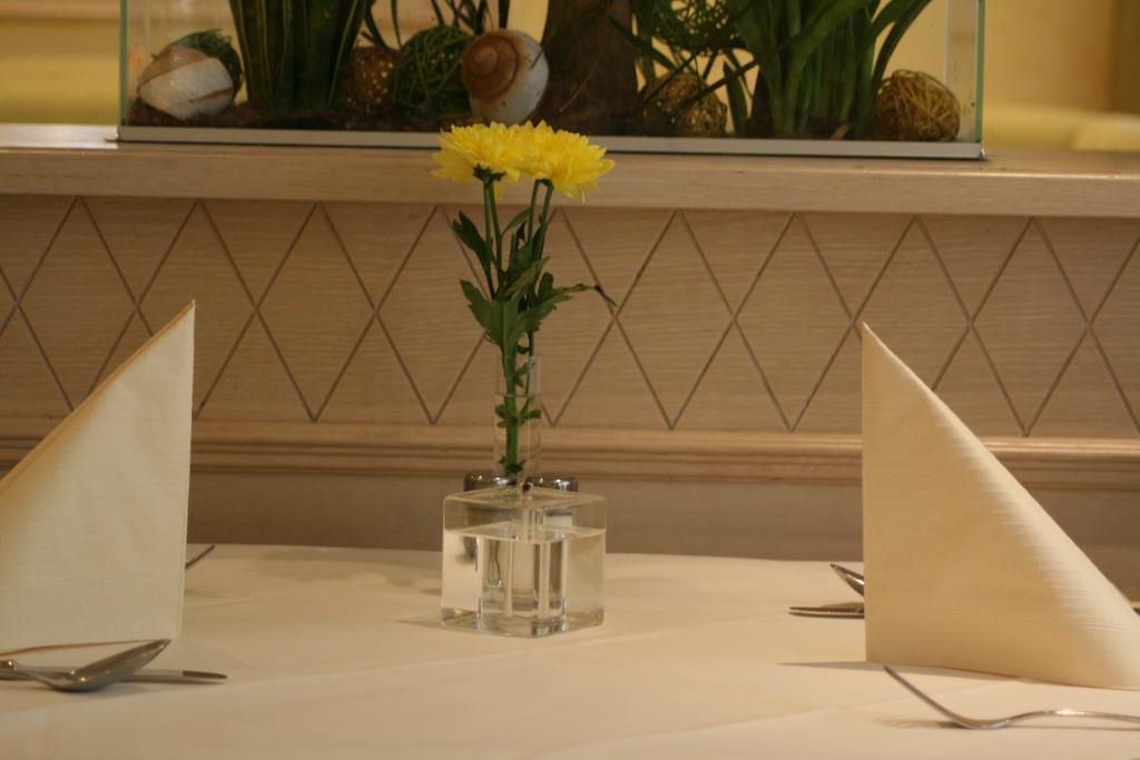 Parkhotel Bad Schallerbach Bagian luar foto
