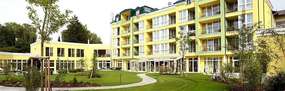 Parkhotel Bad Schallerbach Bagian luar foto